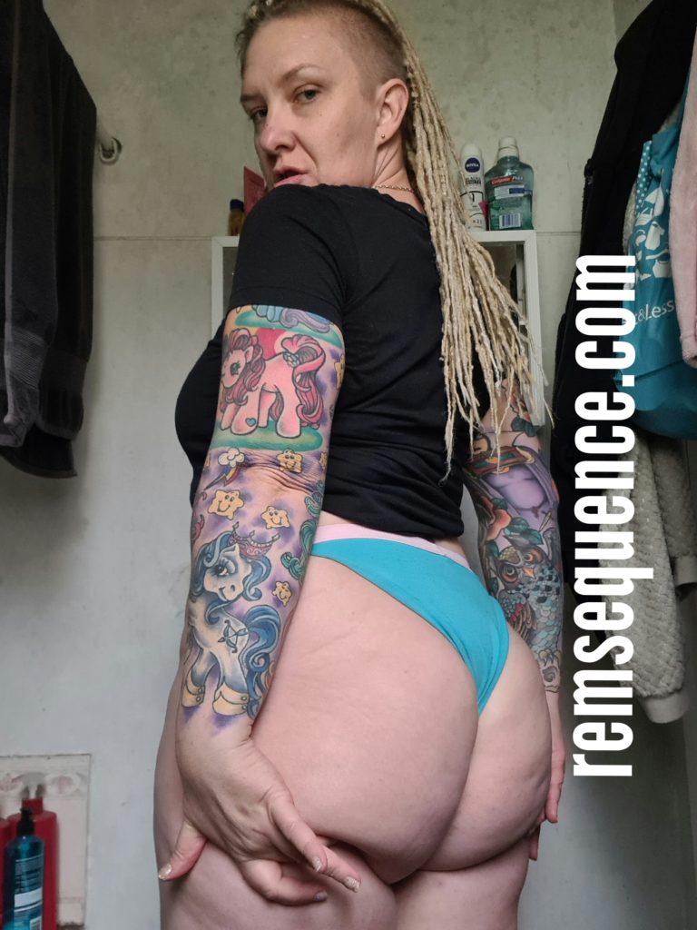 rem sequence aussie milf big booty pawg porn star with blonde dreadlocks and sleeve tattoos